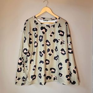 3/$15 💖 Shein Green Cheeta Print Long Sleeve Top XL